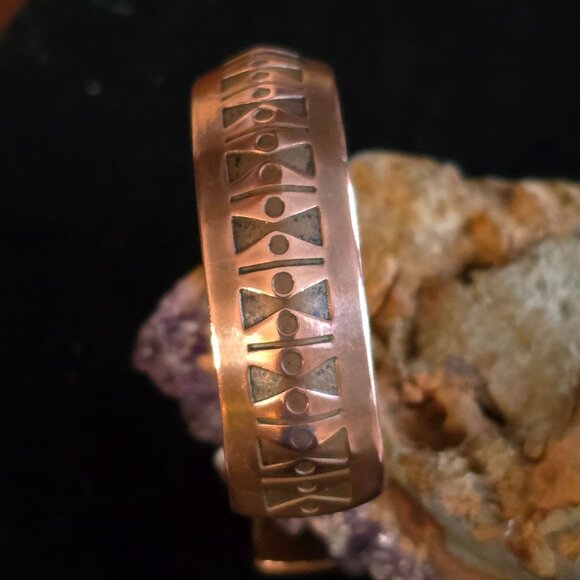 Vintage Copper Cuff Engraved Aztec Geometric Design Cuff Bracelet Beveled 7.5" - Picture 2 of 7